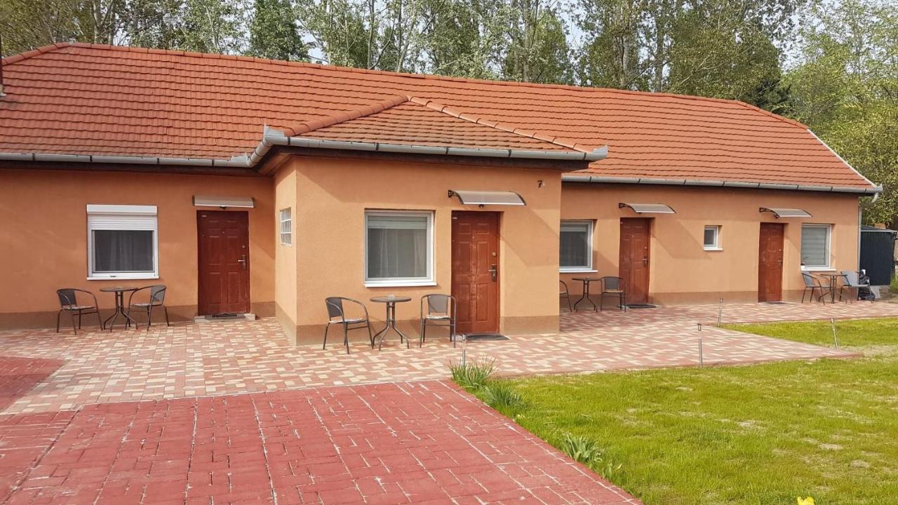 Angyal Apartman Cserkeszőlő 外观 照片