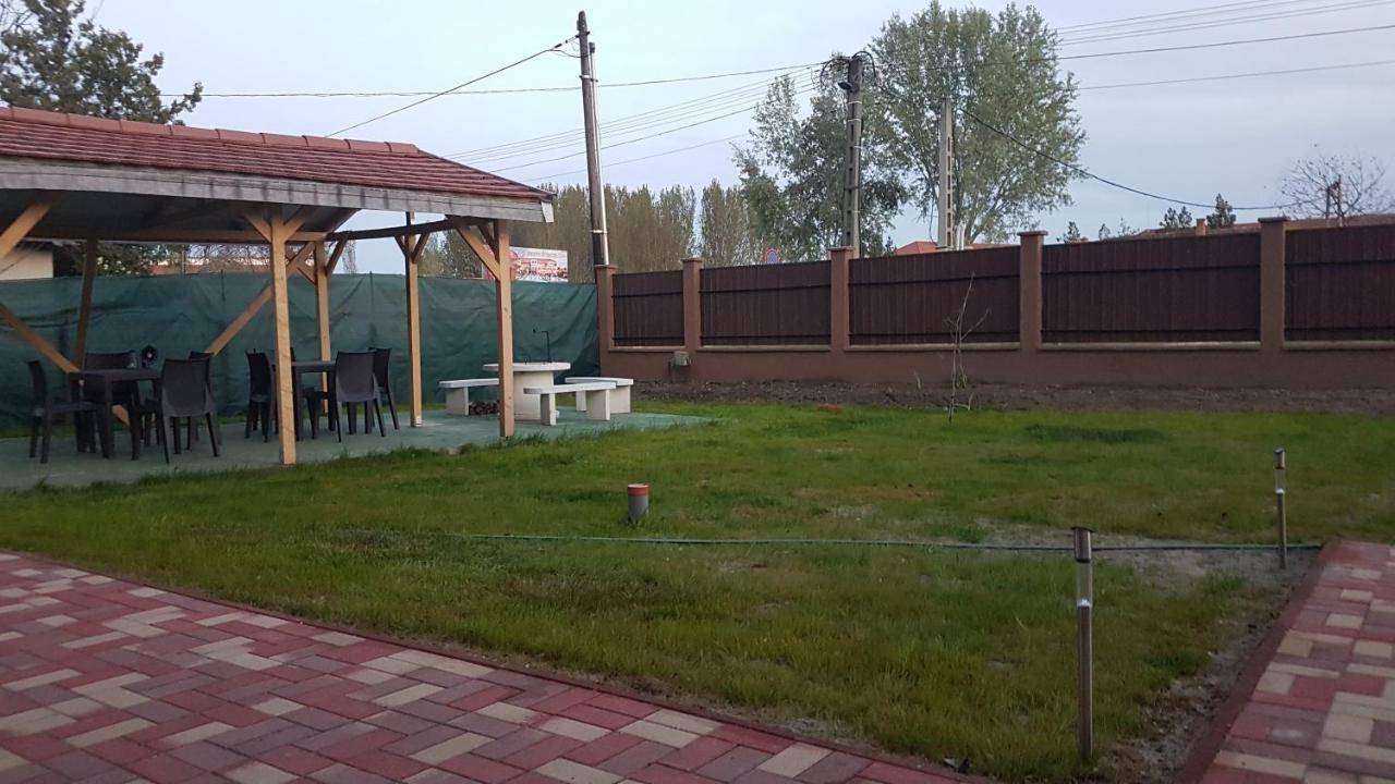 Angyal Apartman Cserkeszőlő 外观 照片