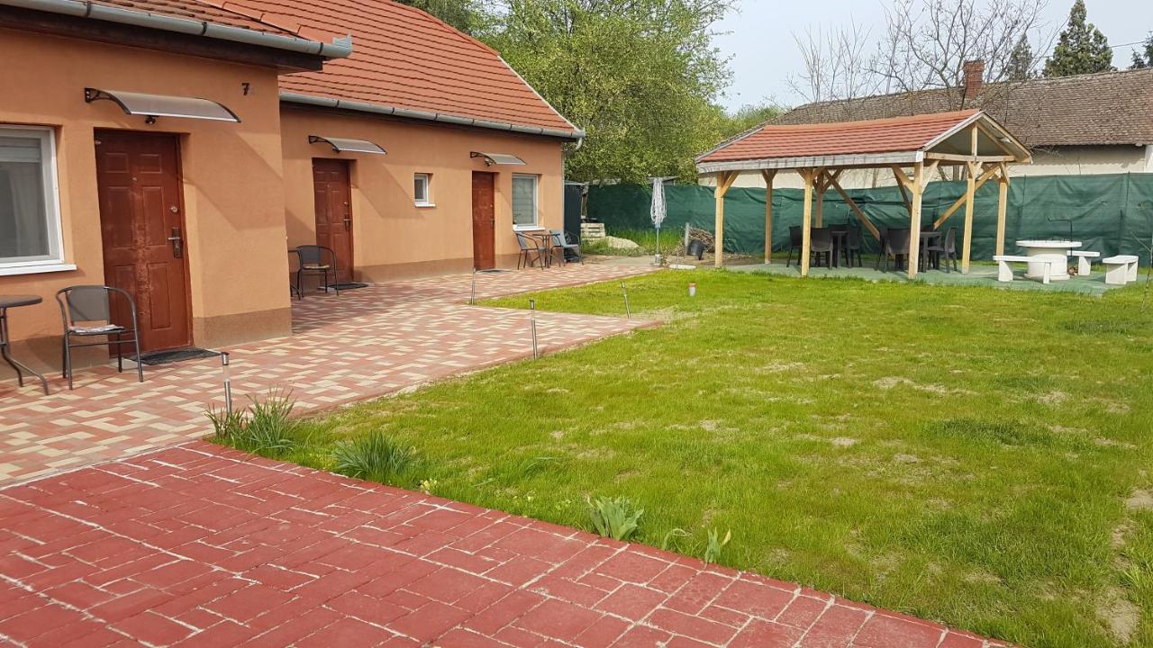 Angyal Apartman Cserkeszőlő 外观 照片