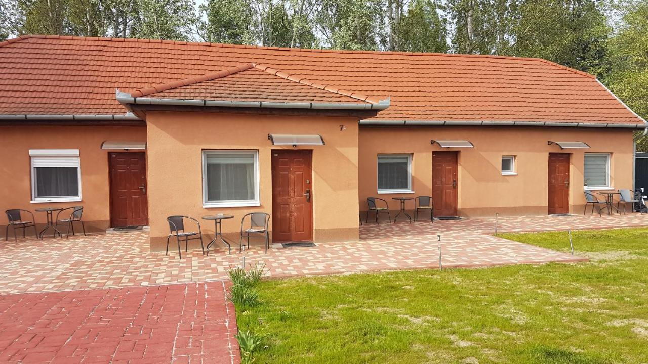Angyal Apartman Cserkeszőlő 外观 照片